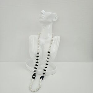 White howlite onyx UFO plate shape onyx beaded long necklace